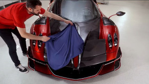 [VIDEO] Quá trình rửa xe Pagani Huayra Roadster trị giá 4,5 triệu USD