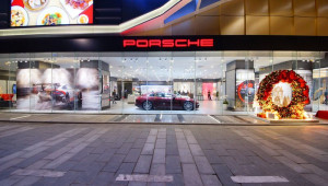 Bất chấp khó khăn do Covid-19, mỗi nhân viên của Porsche vẫn nhận thưởng hơn 200 triệu đồng