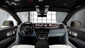 Gặp gỡ siêu phẩm Rolls-Royce Phantom phiên bản “999 Đóa Hồng”