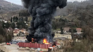 Cháy kho lưu trữ chứa 900 tấn pin lithium-ion đang chờ tái chế