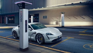 Xe điện của Porsche sẽ có phạm vi di chuyển gần 1.300 km và sạc siêu nhanh