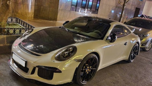 Sài Gòn: Porsche 911 Carrera thường được 