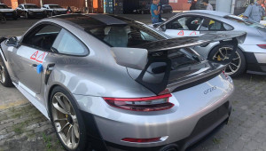 Trong một ngày, Việt Nam đón nhận 2 siêu phẩm Porsche 911 GT2 RS
