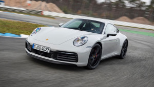 Porsche 718 Cayman phải 