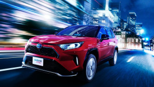 Toyota RAV4 PHV trình làng tại Nhật Bản với giá từ 1,02 tỷ đồng