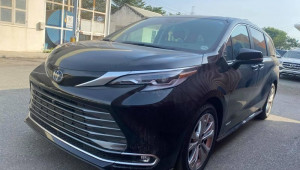 Toyota Sienna 2021 đầu tiên cập cảng Việt Nam, giá ngang ngửa Lexus RX 350L