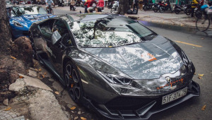 TP.HCM: Bộ đôi Lamborghini Huracan tới 