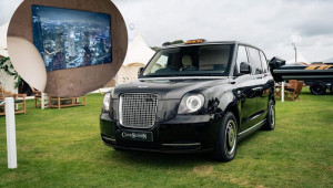 Khám phá xe taxi siêu sang, có cả trò chơi điện tử Playstation và màn hình giải trí 20 inch