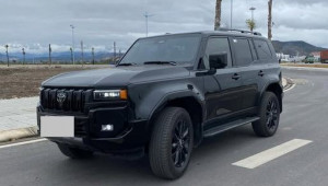 Toyota Land Cruiser Prado 2024 “lướt” 2.000km được rao bán giá 3,89 tỷ đồng