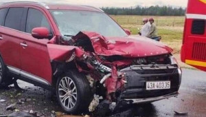 Quảng Nam: Xe máy gãy đôi khi đâm thẳng vào đầu Mitsubishi Outlander, lái xe tử vong tại chỗ