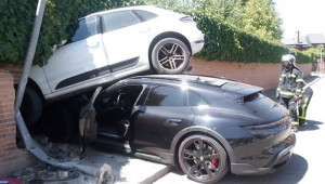 Porsche Taycan mất lái, 