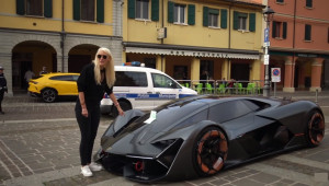 Supercar Blondie nhận 