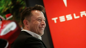 Tesla sẵn sàng hi sinh lợi nhuận để “thống trị” thị trường