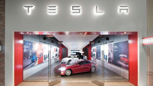 Tặng chồng Tesla Model X phiên bản Giáng sinh cá tính - Chỉ có thể là 