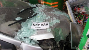 Hà Nội: Thêm một vụ tai nạn trong buổi sáng do nữ tài xế gây ra ở phố Lò Đúc