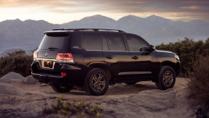 Toyota Land Cruiser Heritage Edition 2021 đặc biệt chốt giá 2 tỷ VNĐ