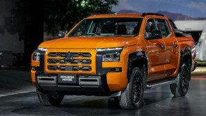 Mitsubishi Triton bản hybrid sạc điện sẽ có công nghệ giống Range Rover