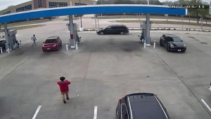 [VIDEO] Kẻ gian lấy trộm hơn 3.700 lít dầu diesel từ cây xăng