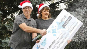 Trúng số độc đắc hơn 2 nghìn tỷ VNĐ, người đàn ông sắm 6 chiếc xe khủng nhưng lại tặng vợ chiếc Nissan Qashqai bình dân