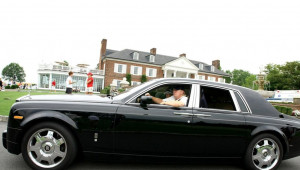 Rời Nhà Trắng, Tổng thống Trump sẽ mang Rolls-Royce Phantom đi đấu giá