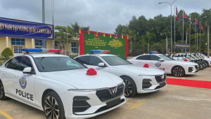 Bộ Công an Việt Nam tặng dàn xe VinFast Lux A2.0 cho Bộ Nội vụ Campuchia