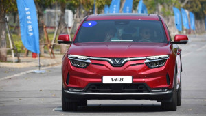 [VIDEO] Phấn khích khi lần đầu lái thử ô tô điện VinFast VF 8
