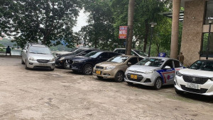 Hà Nội tạm dừng việc sử dụng vỉa hè làm điểm đỗ xe ô tô