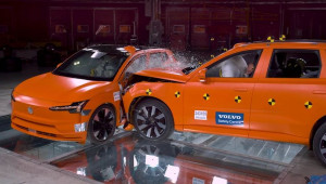 [VIDEO] Volvo lấy EX90 đâm EX30 để chứng minh mức độ an toàn
