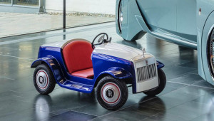 Điểm mặt những siêu xe, xe sang chính hãng ấn tượng dành cho trẻ em, có cả Rolls-Royce và Bugatti