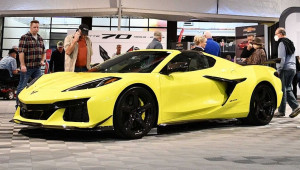 Chiếc Chevrolet Corvette Z06 2023 đầu tiên xuất xưởng có giá hơn 86 tỷ VNĐ