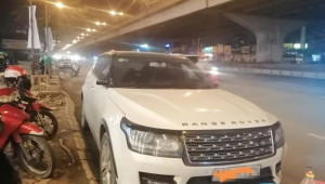 Hà Nội: Bị nhầm là Range Rover, xe Trung Quốc Zotye Z8 mất ngay cặp gương