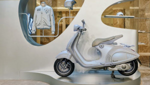 Vespa 946 Snake bản đặc biệt ra mắt Việt Nam, giá 460 triệu đồng