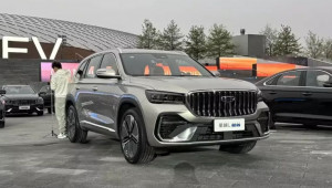 Geely Monjaro i-HEV ra mắt: SUV cỡ D tiêu thụ chưa đến 5 lít xăng/100km