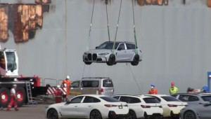 BMW cố gắng ngăn chặn hàng trăm ô tô trục vớt từ vụ cháy tàu Fremantle Highway bị bán ra thị trường