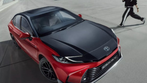 Toyota trình làng Camry Sprint Edition: Ngoại hình thể thao, nhiều tiện ích