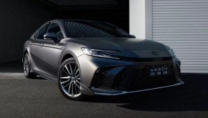 Toyota Camry phiên bản đặc biệt thể thao : Giá từ 707 triệu VNĐ