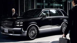 Toyota Century 2025 bổ sung trang bị: Giá tăng lên mức 4,79 tỷ VNĐ
