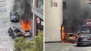 Xe điện giá rẻ bốc cháy, thiêu luôn xe Porsche đậu bên cạnh