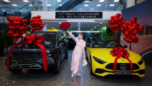 Diễn viên Chi Bảo mua cặp Mercedes-AMG SL 43 và Mercedes-Maybach GLS 480 tặng sinh nhật vợ