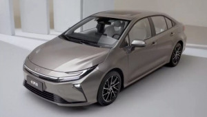 Toyota Corolla có thêm bản đặc biệt: Trục cơ sở dài hơn, tích hợp hệ điều hành Huawei