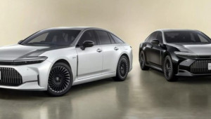 Toyota Crown có thêm hai bản đặc biệt, kỉ niệm 70 năm ra mắt