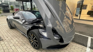 Aston Martin DB11 màu xám China Grey liên tục đổi chủ tại Việt Nam