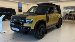 Land Rover Defender 110 Trophy Edition: Khi di sản off-road khoác lên mình 