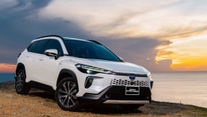 Thị trường ô tô Việt Nam 2025 lập đỉnh lịch sử, lần đầu áp sát doanh số Thái Lan