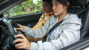 Thi bằng lái ô tô bổ sung bài vượt xe, chuyển làn trên đường trường