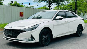 Hyundai Elantra bản tiêu chuẩn được đại lý ồ ạt ưu đãi, giá rẻ hơn Accent bản cao cấp