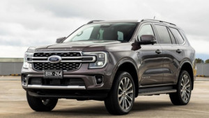 Ford Everest Platinum chuẩn bị bán tại Việt Nam hé lộ trang bị tiện nghi xịn sò