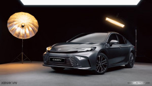 Toyota giảm 140 triệu đồng cho Camry HEV Premium: Giá xe chỉ còn 1,32 tỷ đồng