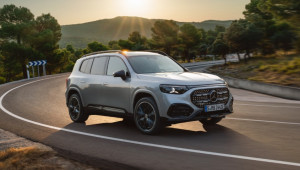 Mercedes-Benz GLB 2026 ra mắt: Nâng cấp từ thiết kế đến hệ truyền động