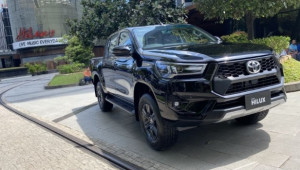 Toyota Hilux facelift chính thức “cập bến” Đông Nam Á: Giá quy đổi chỉ 685 triệu VNĐ
